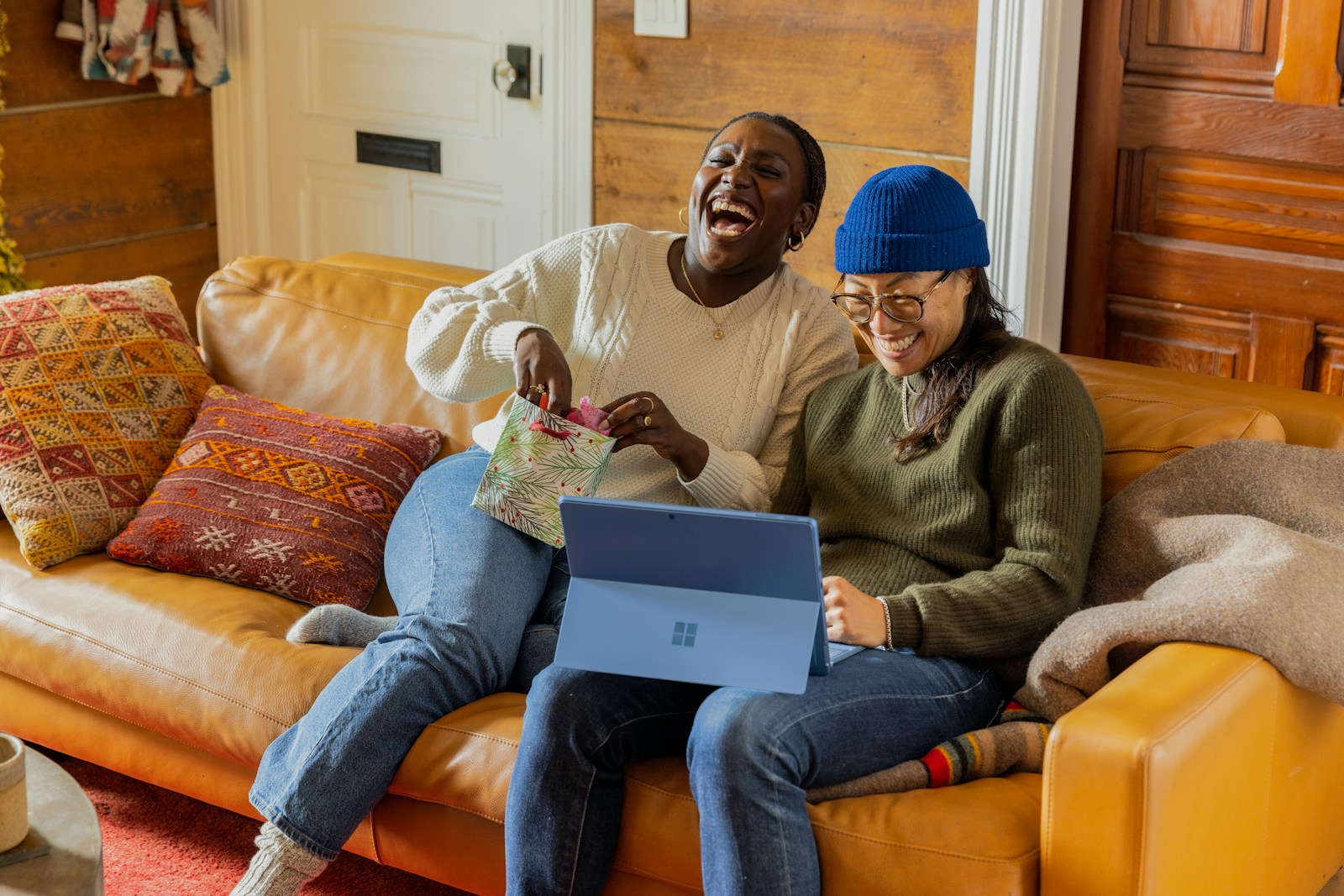 Does Roommates Sharing a Renters Insurance Policy Save Money? Pros and Cons